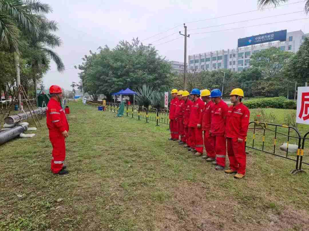 一线动态｜中化华油建设集团南宁机场供油扩建项目“标准化”建设护航，筑牢项目平稳发展高效堡垒！